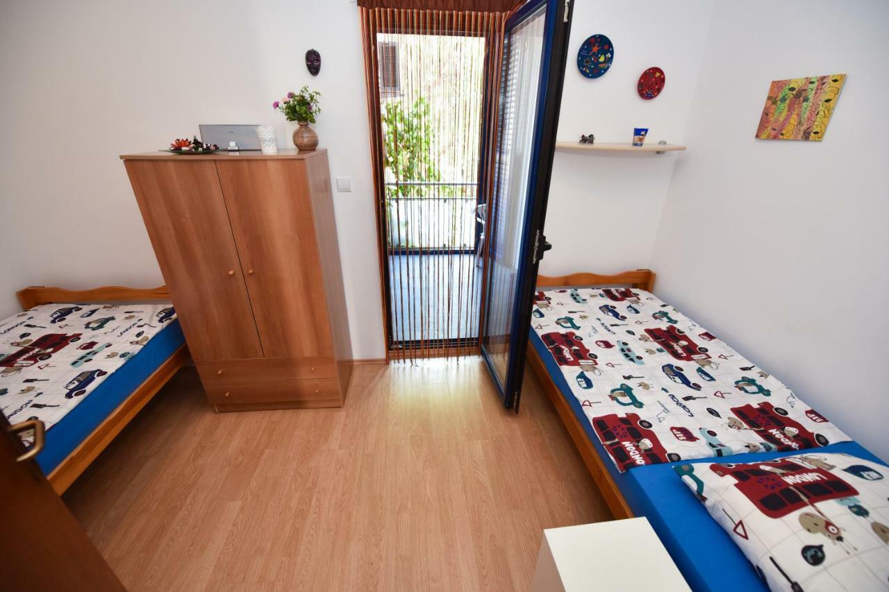 Apartments Enya Новалья Экстерьер фото